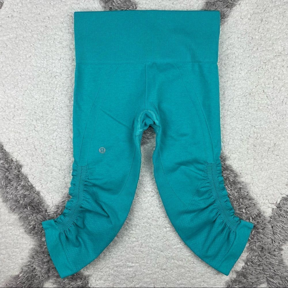 Lululemon In The Flow Crop II - Picture 3 of 6
